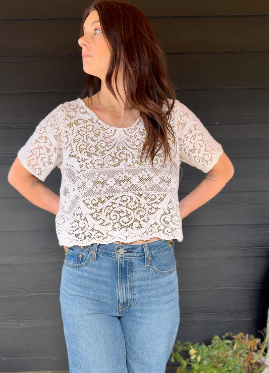 Signature Cream Floral Tablecloth Tee