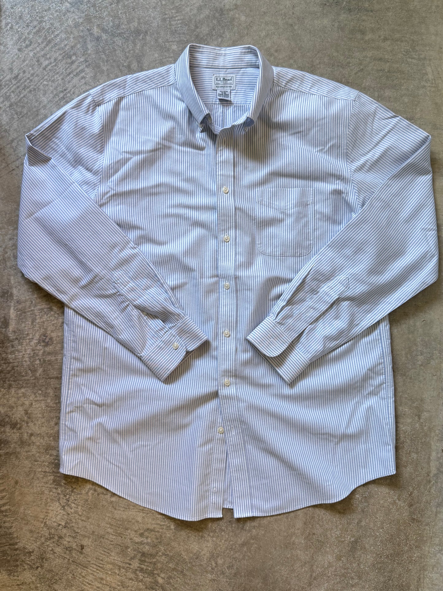 LL Bean 100% Cotton Oxford Button Up