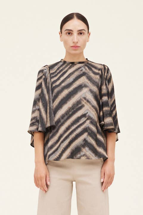 Quartz Pleated Sleeve Top