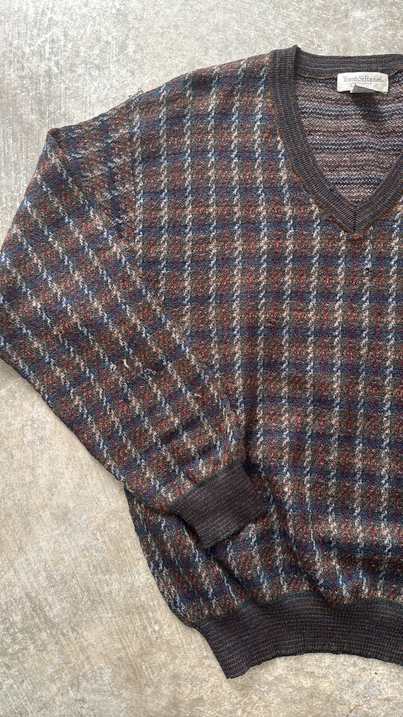 Vintage 80’s Geo Plaid style V-Neck Sweater
