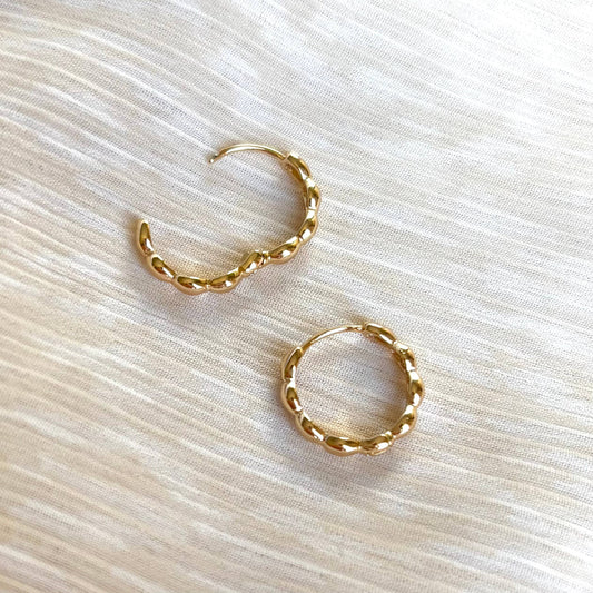 Wavy Hoop Hoops | 18k gold